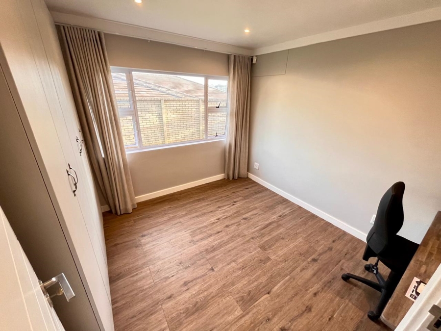 To Let 3 Bedroom Property for Rent in Nahoon Beach Eastern Cape